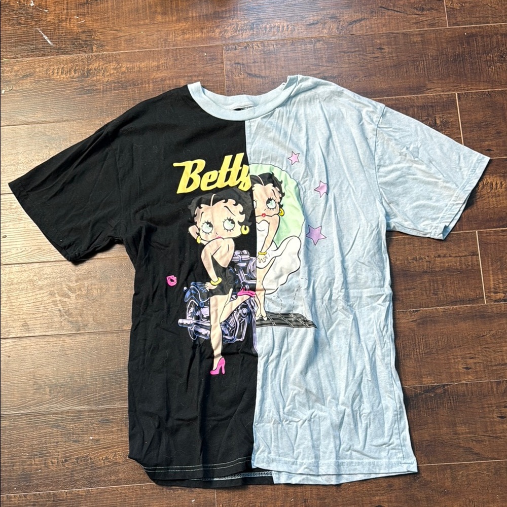 Rue21 Black and Light Blue Betty Boop Short Sleeve Tee